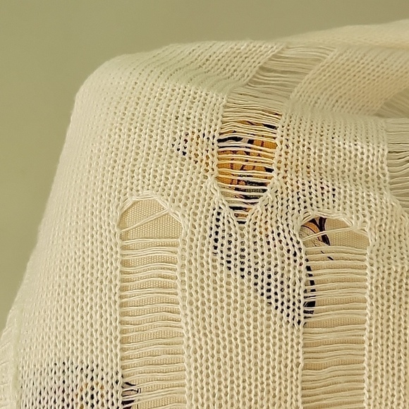 DEREK HEART white bat sleeved knitted sweater. Neat distressed pattern. Size M - Picture 4 of 9